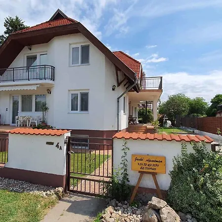 3 Apartment *
