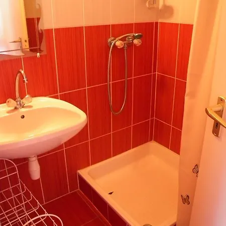 Apartamento 3 *