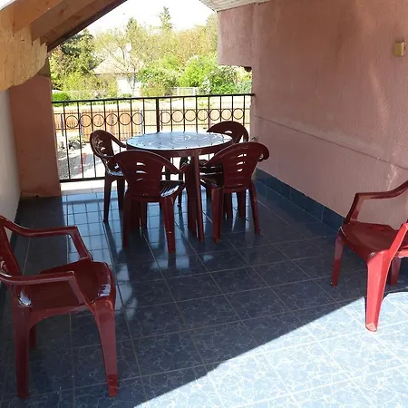 Apartamento 3 *